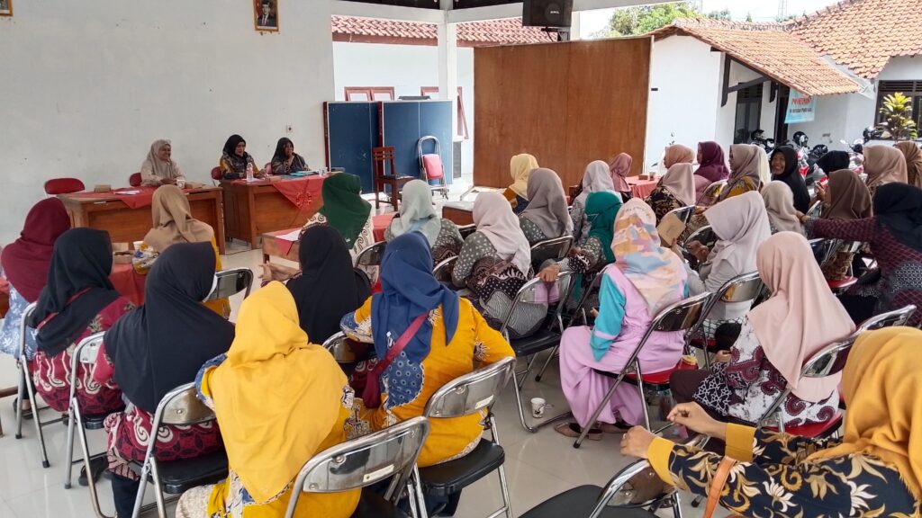 KEGIATAN SELAPANAN RUTIN PKK KELURAHAN PADURAKSA