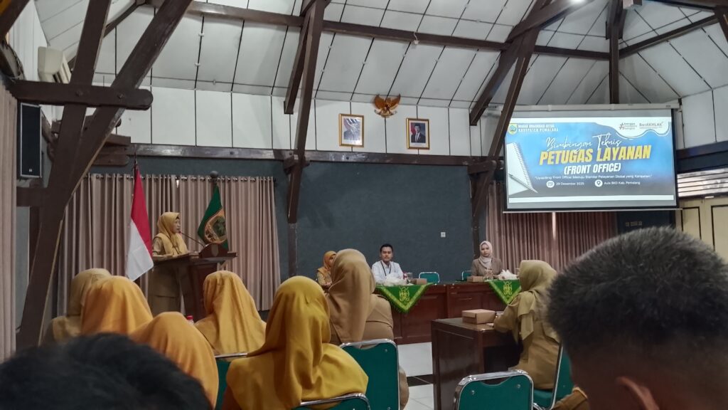 Bimbingan Teknis Bagi Petugas Layanan Front Office