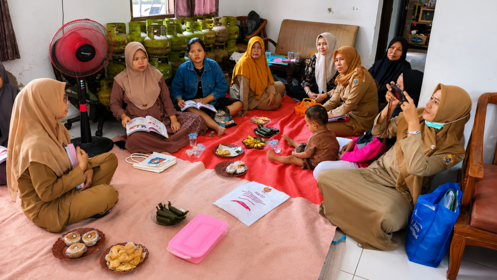 PELAKSANAAN KELAS IBU HAMIL KELURAHAN PADURAKSA